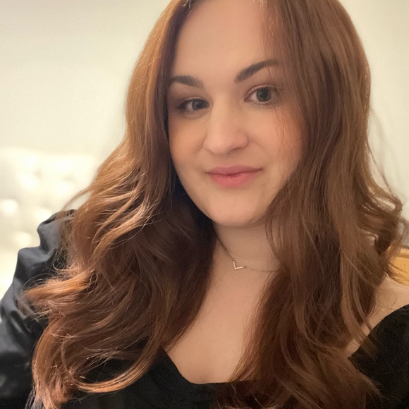 Meet your Posher, Lauren - Picture 1 of 4